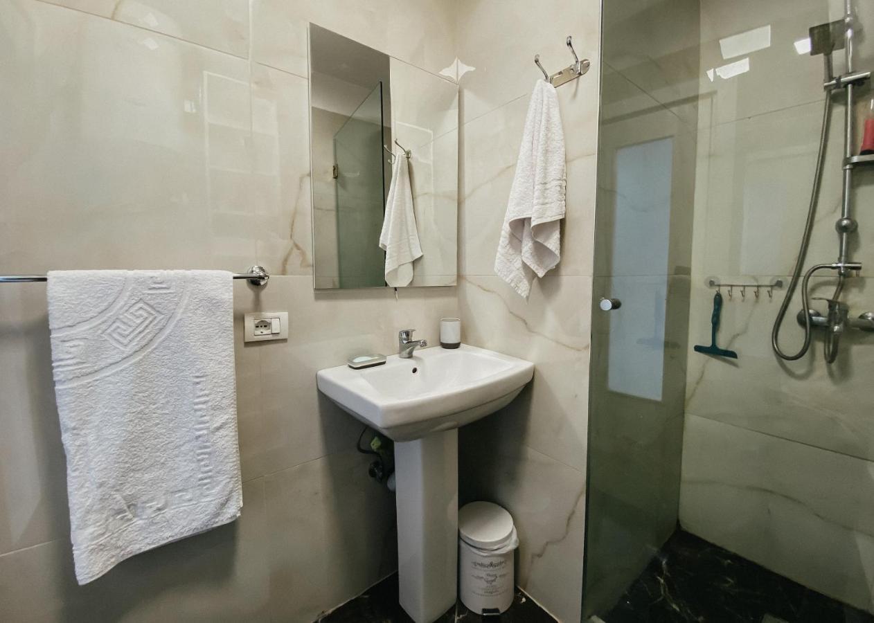 Apartamento Train Station Modern App - The Nest Tirana